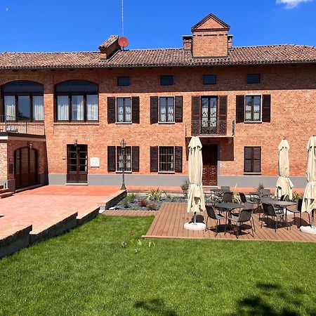 مبيت وإفطار Montegrosso dʼAsti Cascina La Badia المظهر الخارجي الصورة